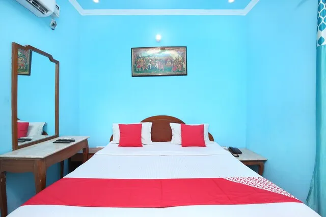 OYO Motel Four Season