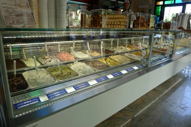 Gelateria Enrico - Tartufo di Pizzo®