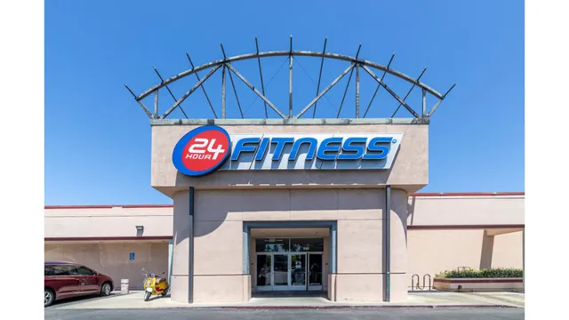 24 Hour Fitness