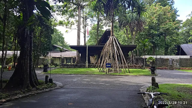 Rimba Papua Golf Restaurant & Bar