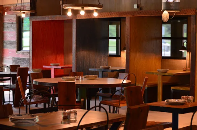 Earl and Isabella's Taverna