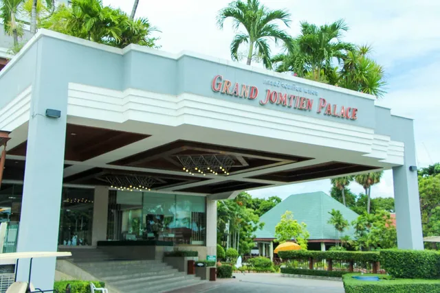 Grand Jomtien Palace Hotel