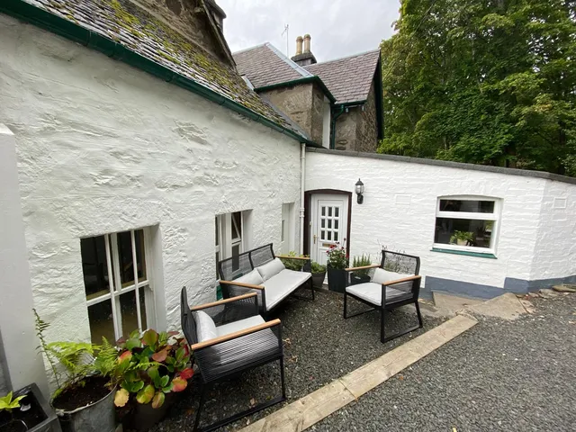 Knockfarrie Cottage