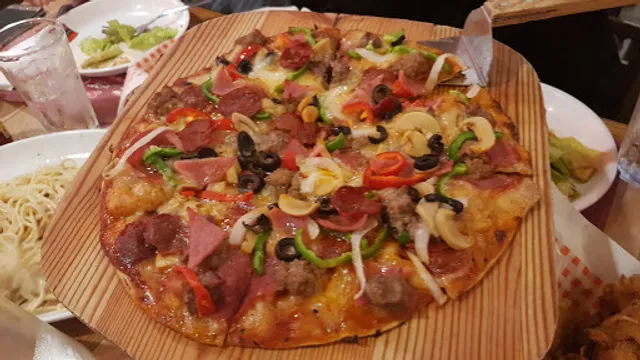 Shakey's Pizza Parlor - Eton Centris