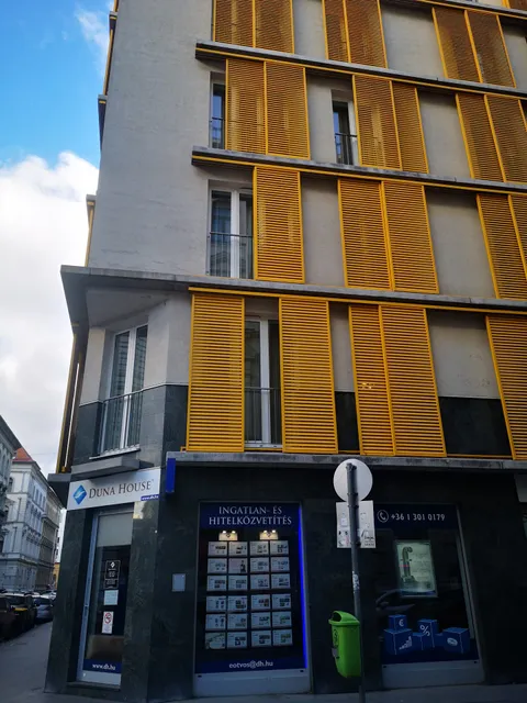 Diamond Apartments garage