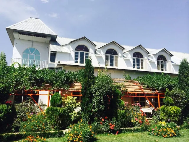 Kabul Qargha Palace Hotel, Restaurant and wedding Hall