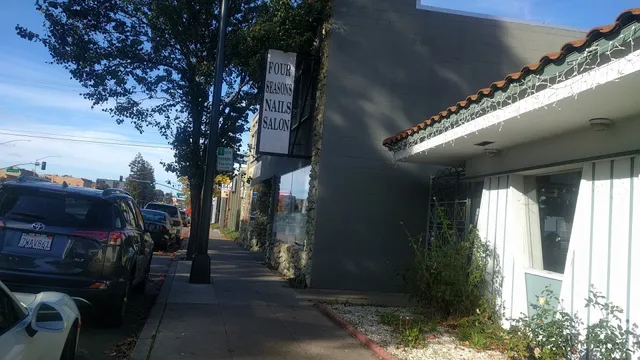 Four Seasons Nails Salon