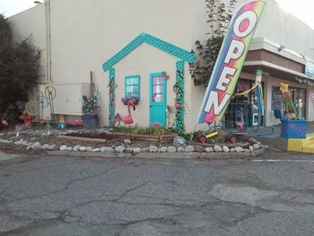 Boomerang Consignment & Gaia Gifts