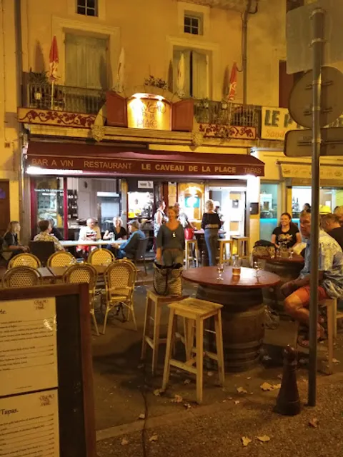 Le Caveau De La Place