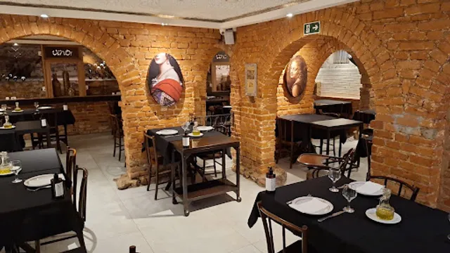 Dom Carmino Trattoria & Pizzaria