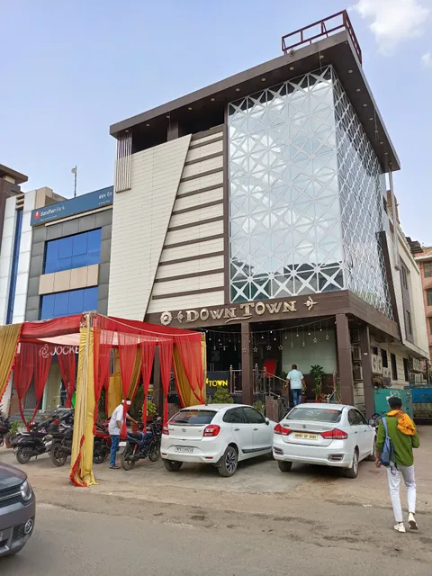 Capital O 48550 Hotel Down Town