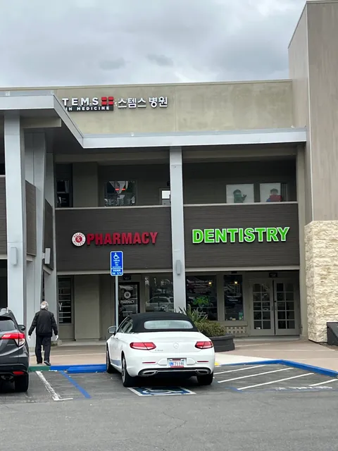 Bricks & Minifigs Irvine