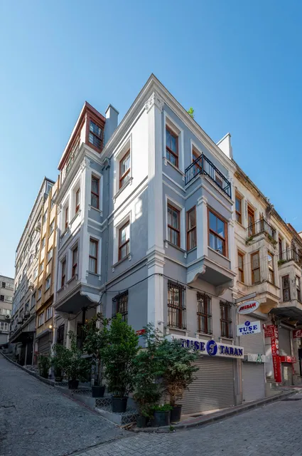 Valeria Antique 1892 Sultanahmet