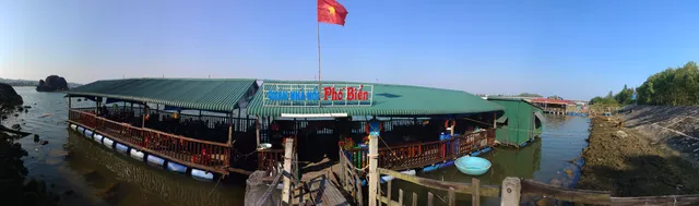 Quán nhà nổi Phố Biển | Seafood Restaurant