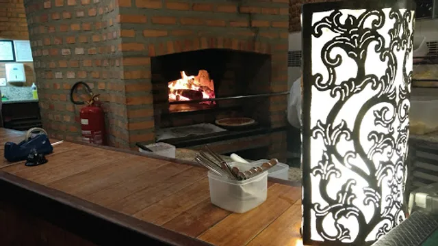 GAROPABA PIZZARIA CAESARS A MELHOR PIZZA E FEITA AQUI!