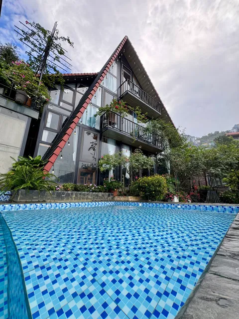 Nhà Ống Khói. Bách Xanh House