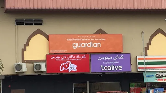 Hot & Roll Pantai Timur Hypermarket