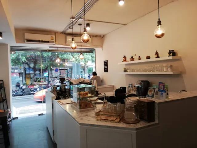 Cafe NEIGHBOR, Coffee & Treats