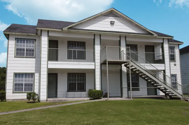 Villas On The Green Apartments