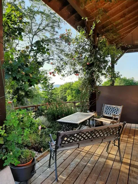 BED AND BREAKFAST FAMILY THE BIG WALNUT