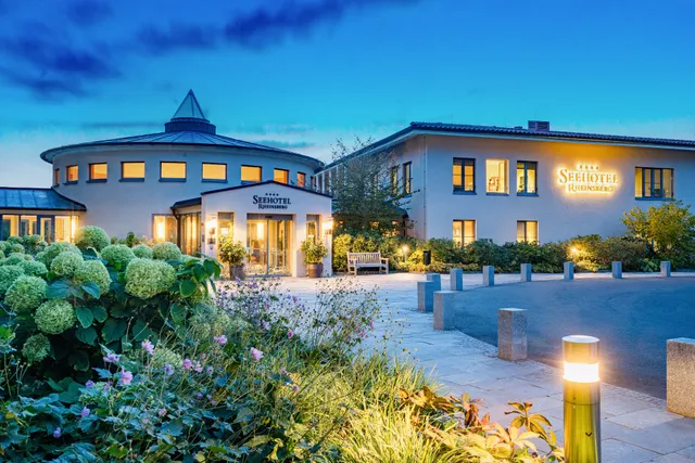 HausRheinsberg Hotel am See