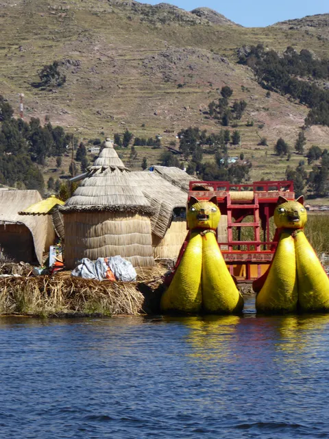Uros Amaru Marka Lodge
