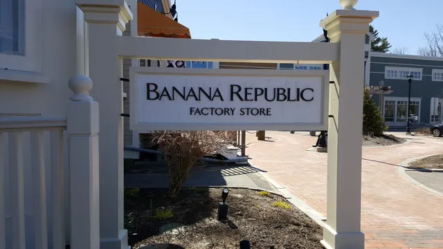 Banana Republic Factory Store