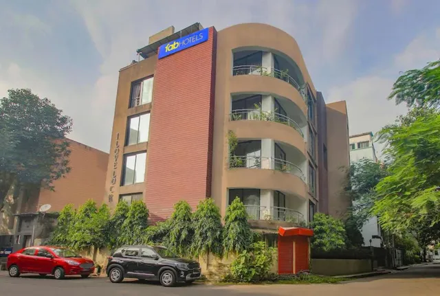 FabHotel Ballygunge Luxury