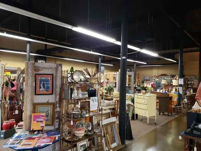 Pickers Universe, LLC