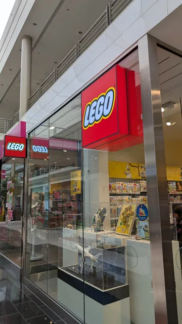 The LEGO® Store Walden Galleria