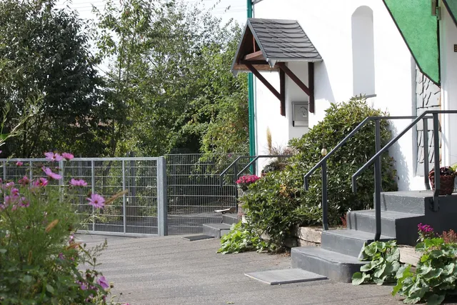 ️ ️ ️ ️ ️ Ferienwohnung Hückeswagen (FeWo Molehill Shire und FeWo Annika)