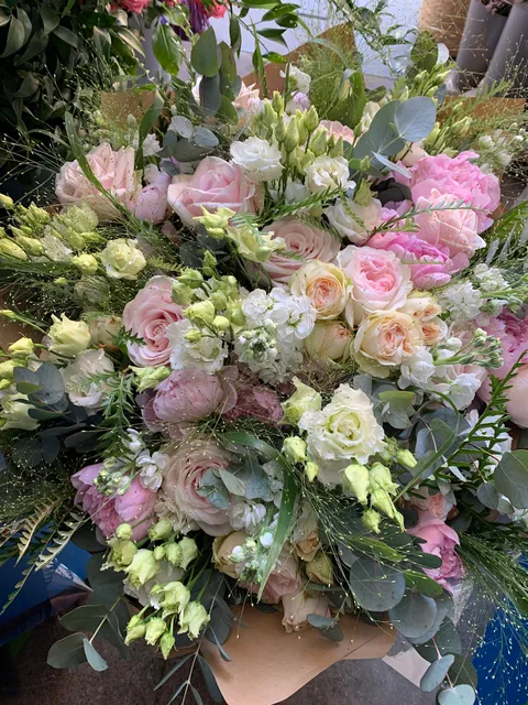 Flowers Whisper, Mayfair