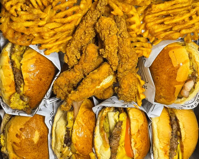 J&J Burger Crew Suc. Residencial Lincoln