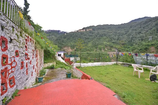 OYO 16927 Home Studio Mussoorie Hikes View