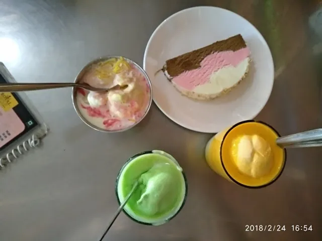 Royal Fast Food & Juice Bar