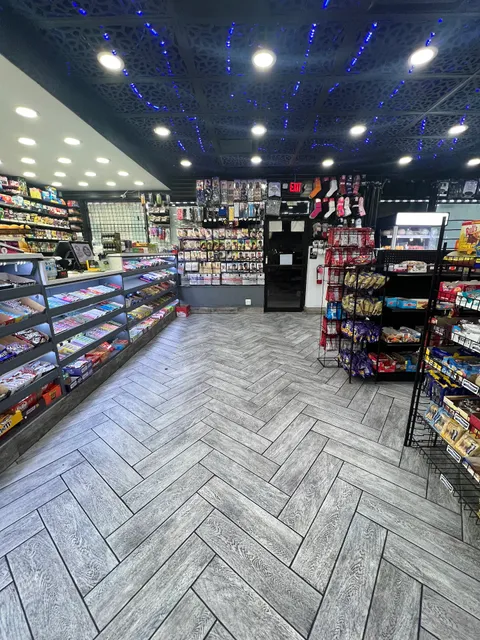 Lucky 7 grocery & juice bar