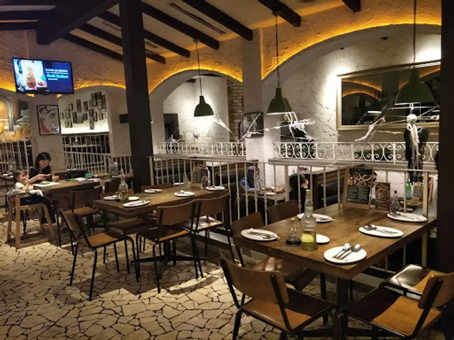 Italiannies The Curve