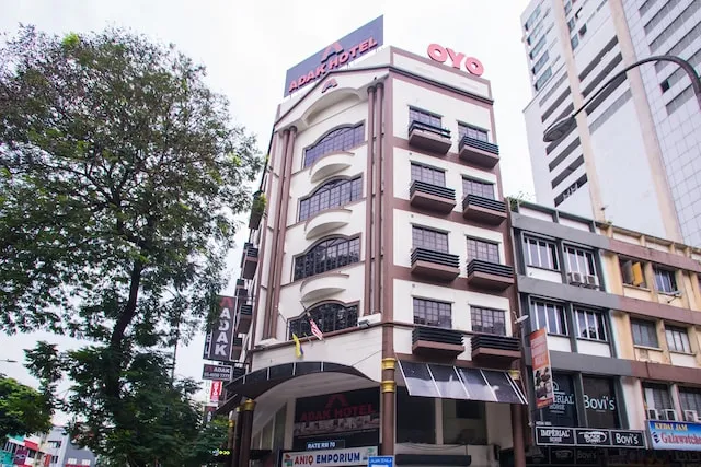 OYO 43929 Adak Hotel