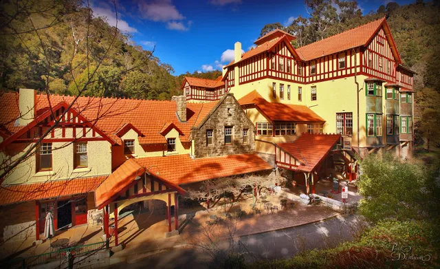Jenolan Caves House