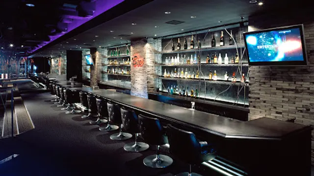 Dining Darts Bar Bee