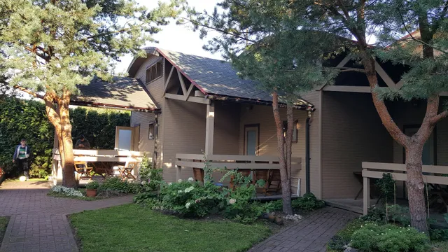 Palangos saulegraza, sveciu namai