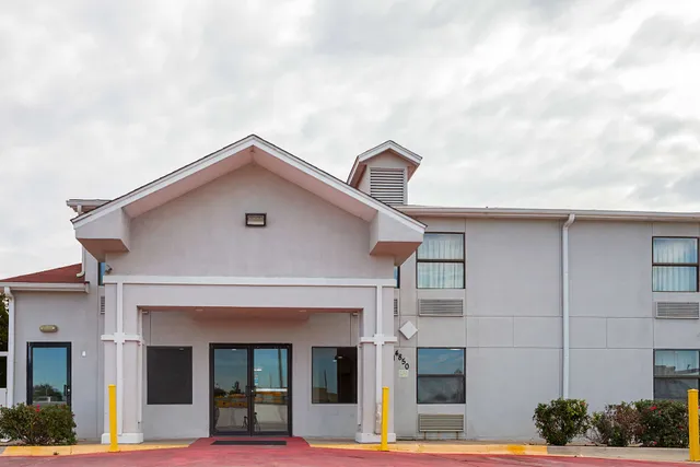 Studio 6 Fort Worth, TX - Meacham