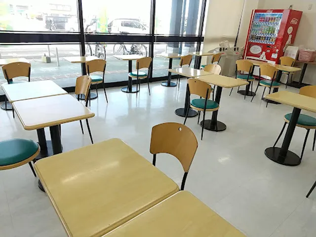 フードコートうらら（ナッピィモール店）