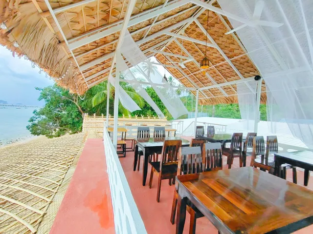 At rich cafe'Koh Kwang Beach