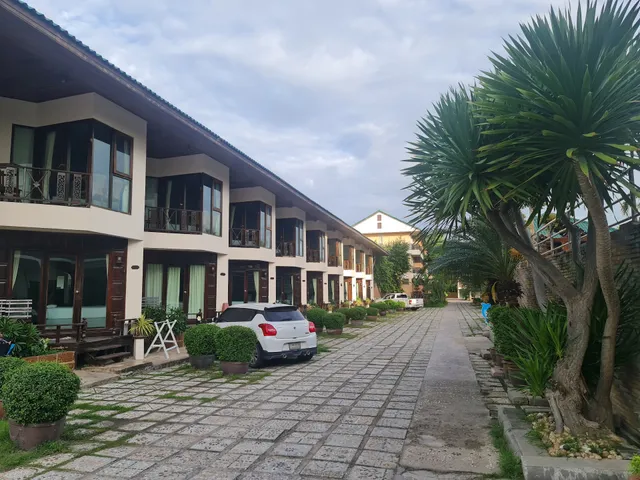 Cha-Am Villa Beach Hotel