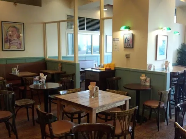 FRESHNESS BURGER Hamamatsu Act City