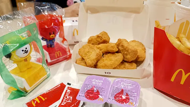 McDonald's California Garden Square