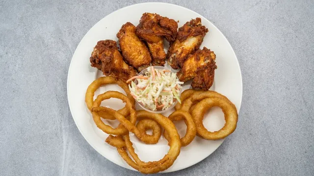 Lobo's House of Pizza