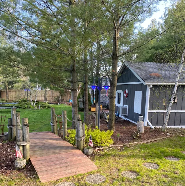 Green's Near The Pier Resort