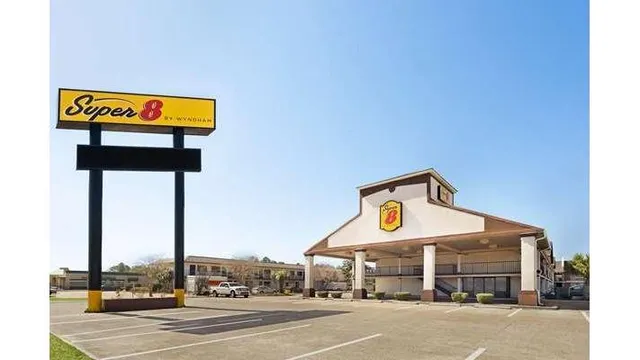 Super 8 by Wyndham Gulfport Biloxi Airport